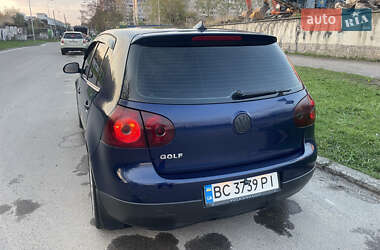 Хетчбек Volkswagen Golf 2007 в 