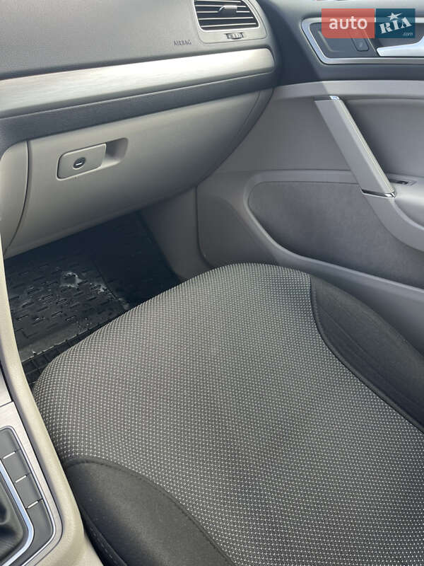 Универсал Volkswagen Golf 2015 в Харькове