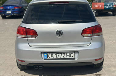 Хэтчбек Volkswagen Golf 2010 в 