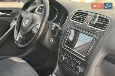 Хэтчбек Volkswagen Golf 2010 в 