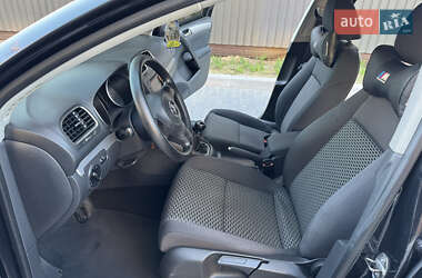 Хетчбек Volkswagen Golf 2010 в 
