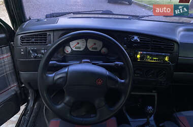 Хэтчбек Volkswagen Golf 1985 в 