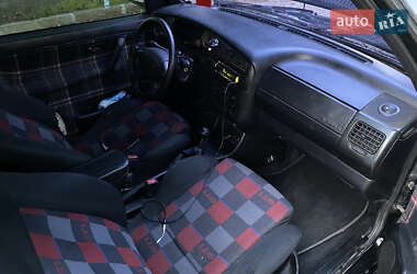 Хэтчбек Volkswagen Golf 1985 в 