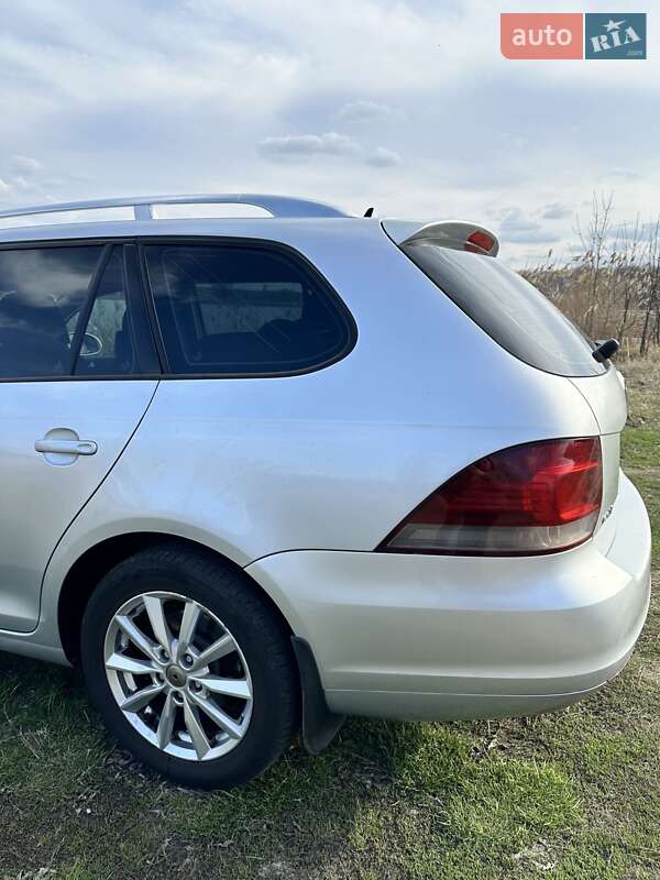Универсал Volkswagen Golf 2013 в Полтаве
