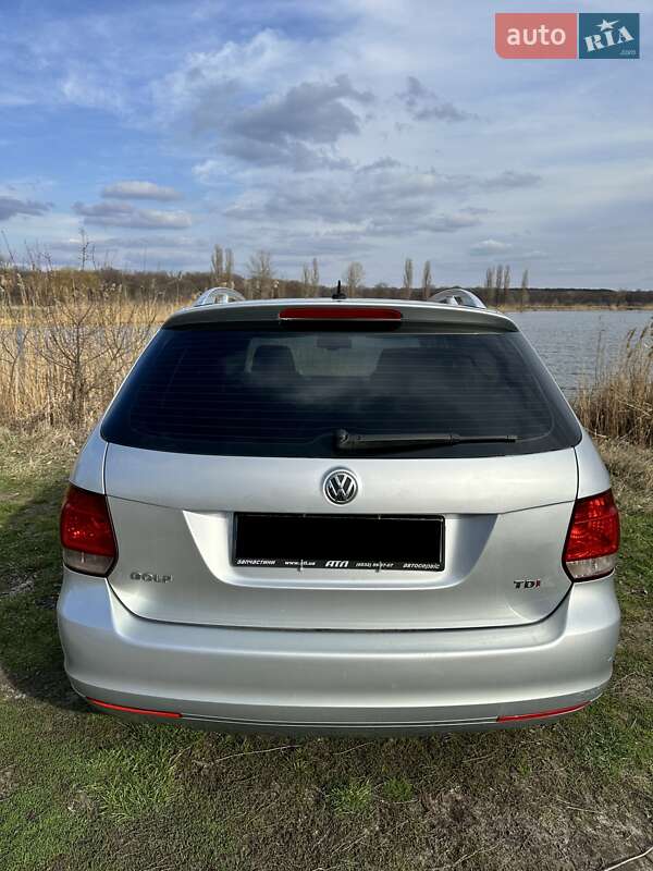 Универсал Volkswagen Golf 2013 в Полтаве
