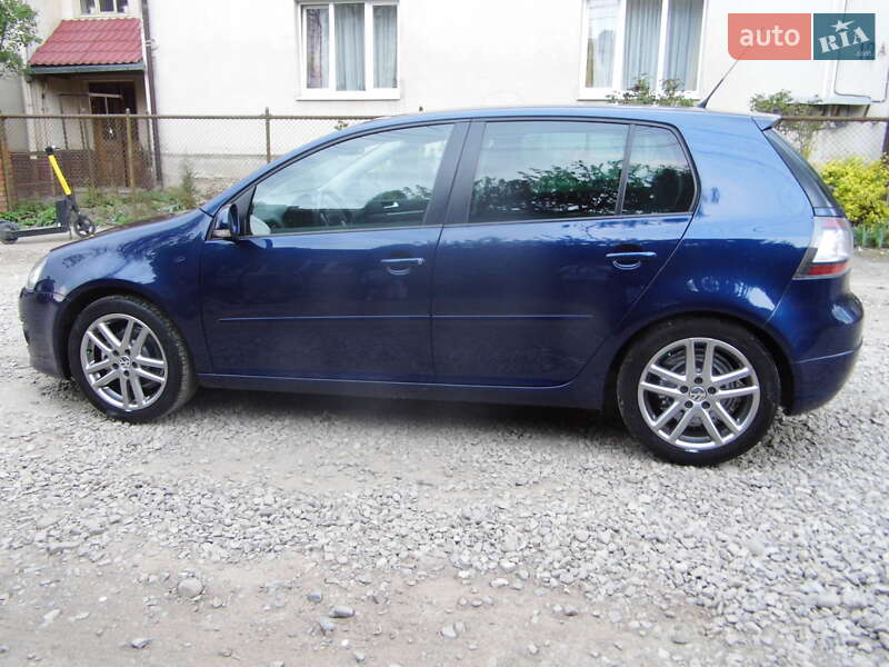 Хетчбек Volkswagen Golf 2007 в Івано-Франківську