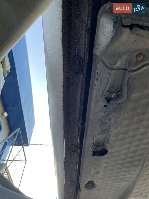 Хетчбек Volkswagen Golf 2005 в Чернівцях