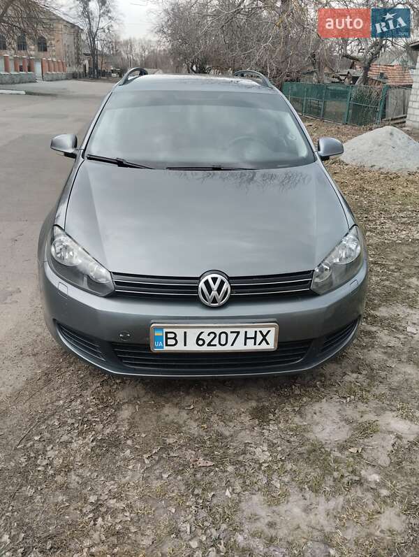 Универсал Volkswagen Golf 2010 в Пирятине