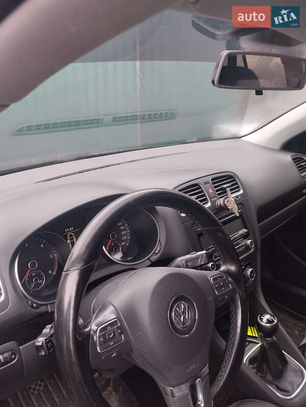 Универсал Volkswagen Golf 2010 в Пирятине