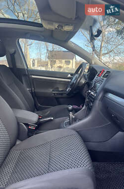 Универсал Volkswagen Golf 2011 в 