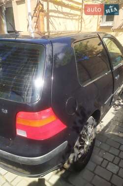 Хэтчбек Volkswagen Golf 1998 в 