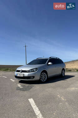 Универсал Volkswagen Golf 2010 в Ровно