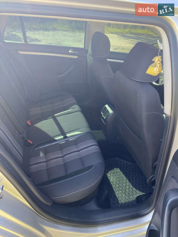 Універсал Volkswagen Golf 2012 в Судовій Вишні