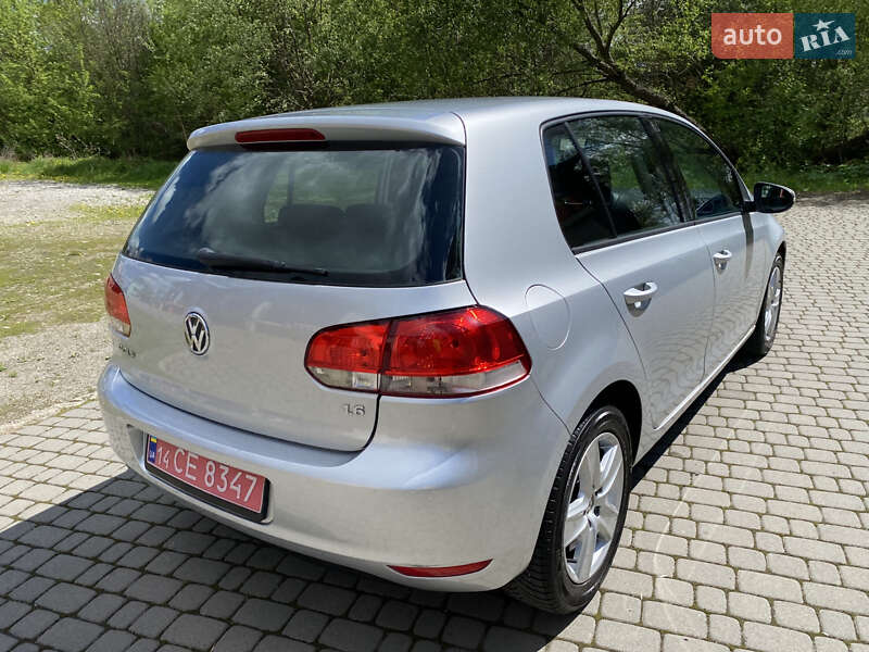 Хэтчбек Volkswagen Golf 2009 в Ивано-Франковске