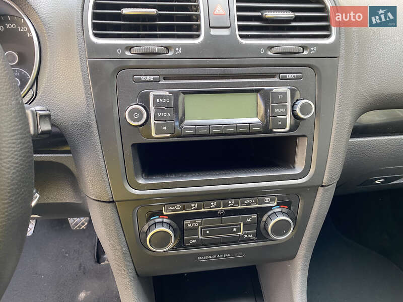 Хэтчбек Volkswagen Golf 2009 в Ивано-Франковске