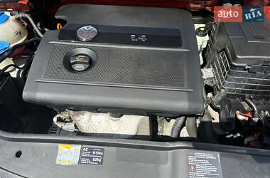 Хэтчбек Volkswagen Golf 2006 в 