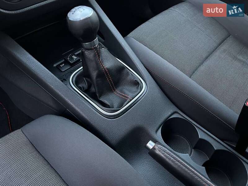 Хэтчбек Volkswagen Golf 2007 в Полтаве