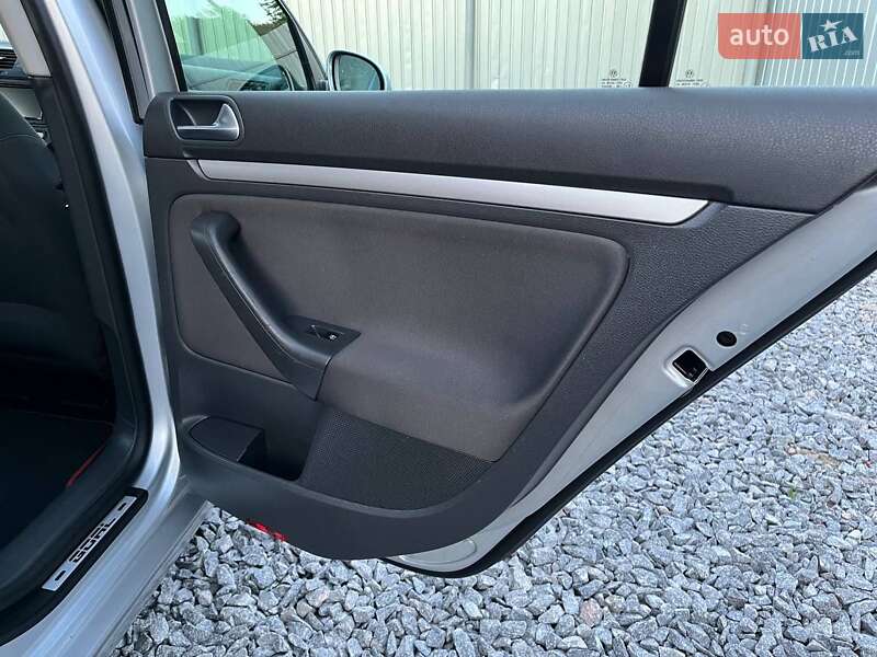 Хэтчбек Volkswagen Golf 2007 в Полтаве