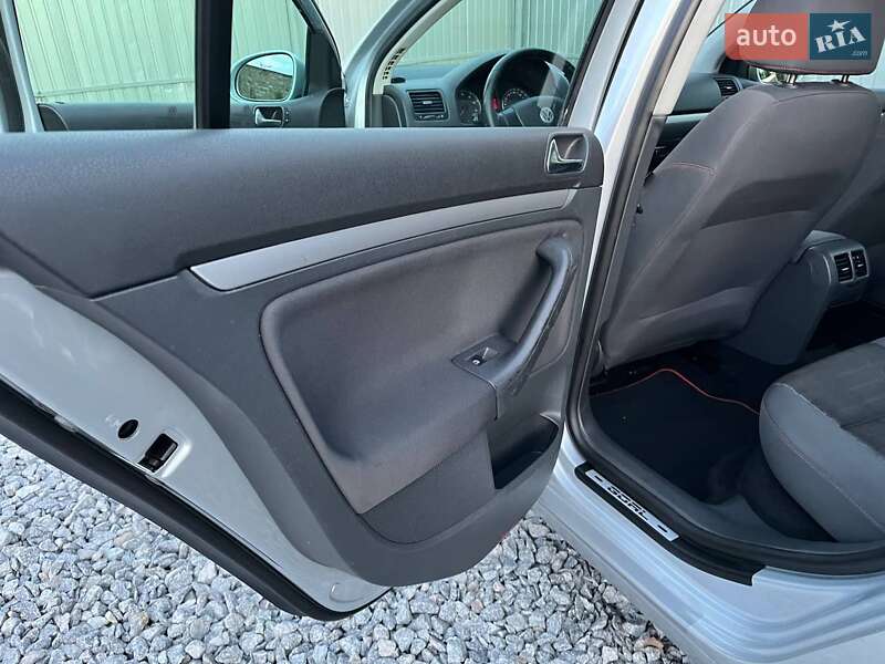 Хэтчбек Volkswagen Golf 2007 в Полтаве