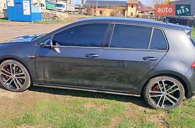 Хэтчбек Volkswagen Golf 2016 в 