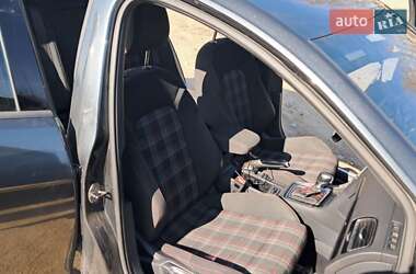 Хэтчбек Volkswagen Golf 2016 в 