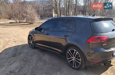 Хэтчбек Volkswagen Golf 2016 в 