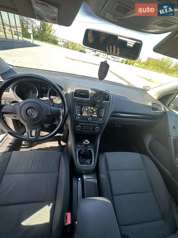 Хетчбек Volkswagen Golf 2009 в Львові