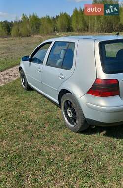 Хэтчбек Volkswagen Golf 1999 в Вирах