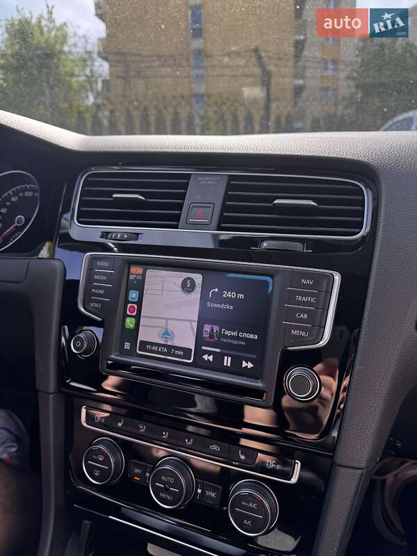 Універсал Volkswagen Golf 2016 в Львові