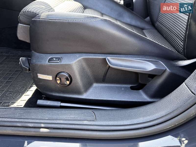 Універсал Volkswagen Golf 2016 в Львові