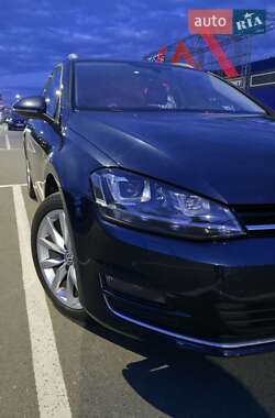 Универсал Volkswagen Golf 2014 в 