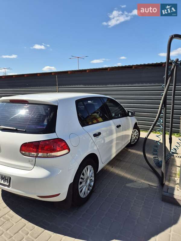 Хэтчбек Volkswagen Golf 2011 в Ирпене