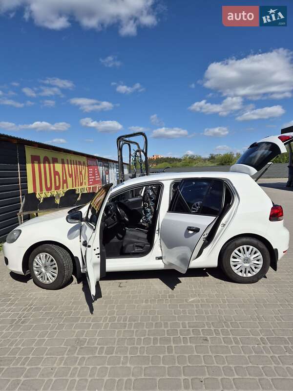 Хэтчбек Volkswagen Golf 2011 в Ирпене