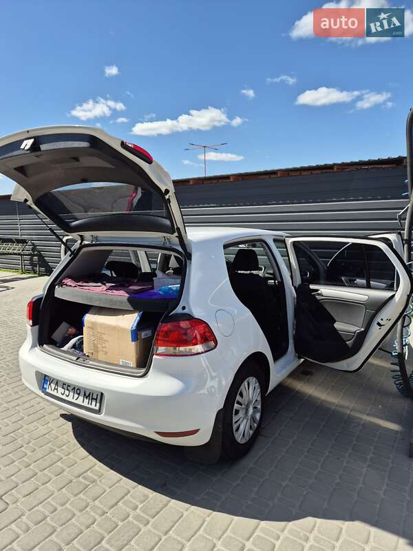 Хэтчбек Volkswagen Golf 2011 в Ирпене