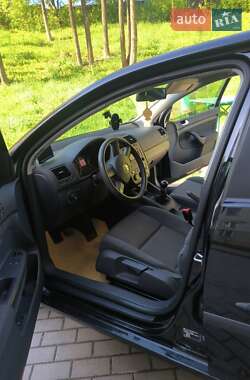 Хетчбек Volkswagen Golf 2005 в 