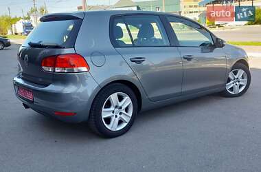 Хэтчбек Volkswagen Golf 2009 в 