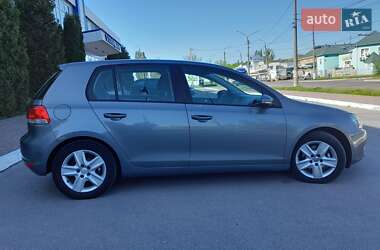 Хэтчбек Volkswagen Golf 2009 в 