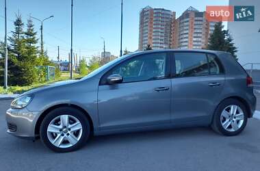 Хэтчбек Volkswagen Golf 2009 в 