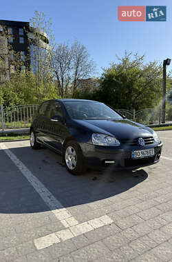 Хэтчбек Volkswagen Golf 2004 в Тернополе