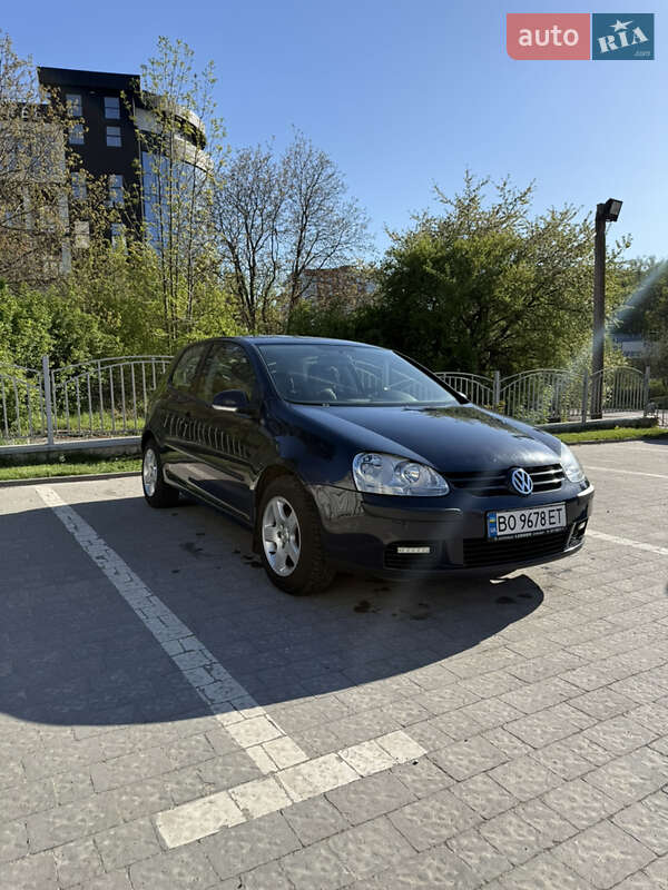 Volkswagen Golf 2004