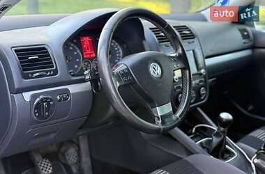 Хэтчбек Volkswagen Golf 2008 в 