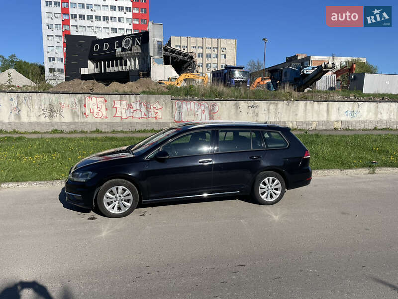 Універсал Volkswagen Golf 2018 в Львові
