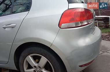 Хэтчбек Volkswagen Golf 2011 в 