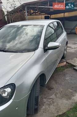 Хэтчбек Volkswagen Golf 2011 в 