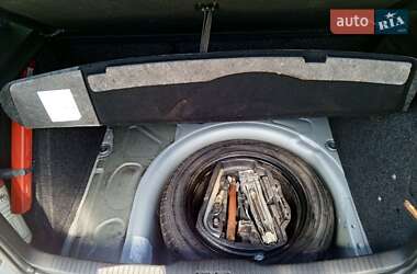 Хэтчбек Volkswagen Golf 2003 в 