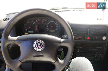 Универсал Volkswagen Golf 2002 в 