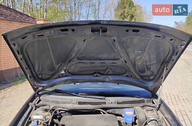 Универсал Volkswagen Golf 2002 в 
