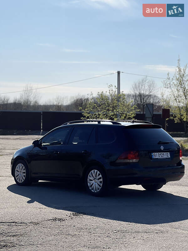 Універсал Volkswagen Golf 2011 в Полтаві