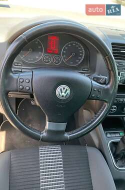 Хэтчбек Volkswagen Golf 2008 в 