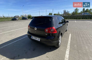 Хетчбек Volkswagen Golf 2004 в 